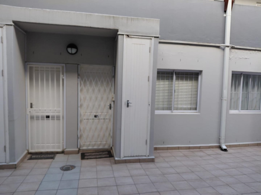 To Let 1 Bedroom Property for Rent in Okennedyville Western Cape